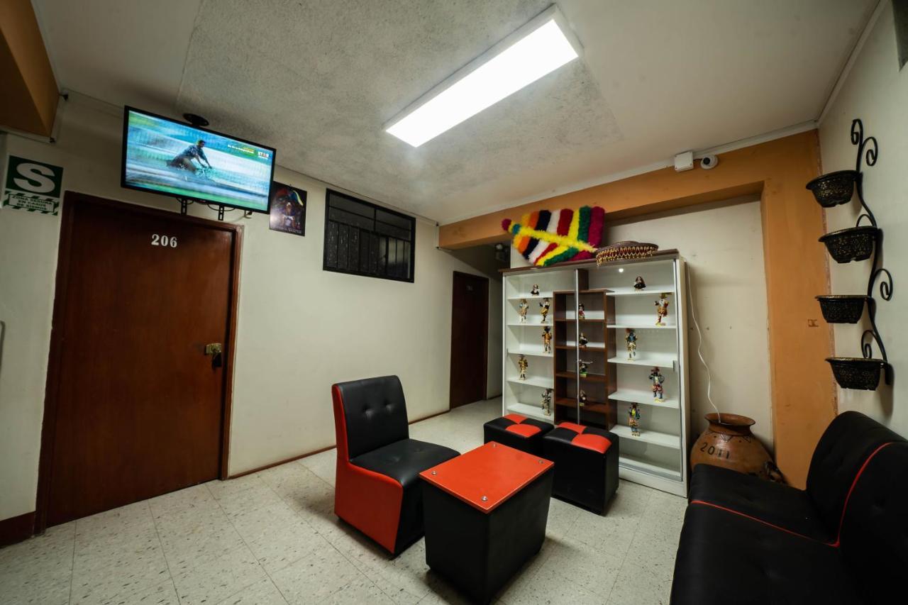 Hostal Tarapaca Hotel Huanuco Luaran gambar