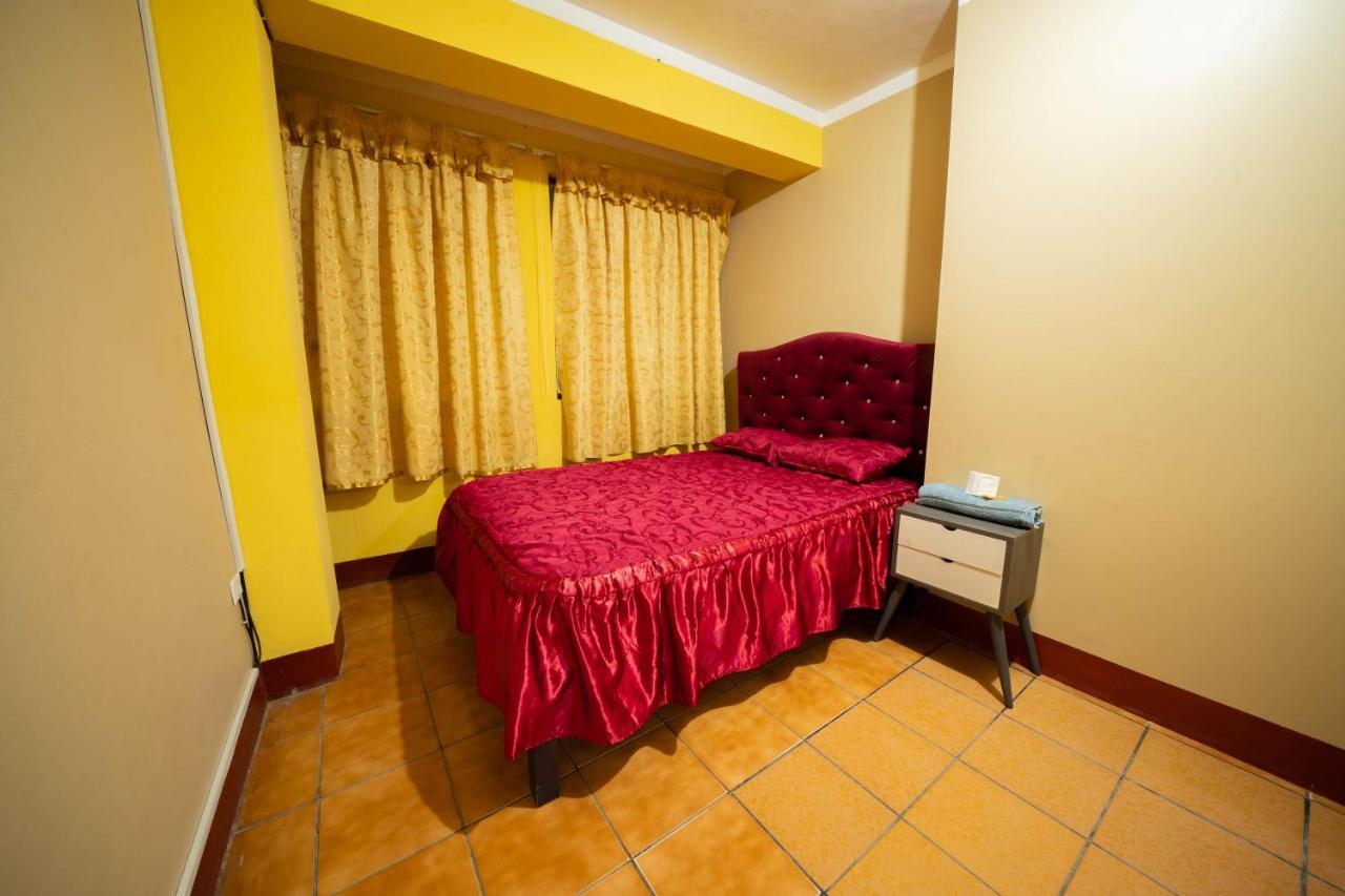 Hostal Tarapaca Hotel Huanuco Luaran gambar